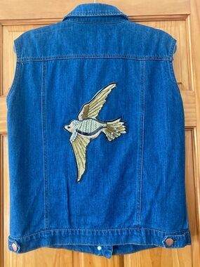Ashley Mason Distressed Denim Vest Bird Patch Sleeveless Jean Jacket Size S